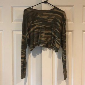 Camo long sleeve crop top